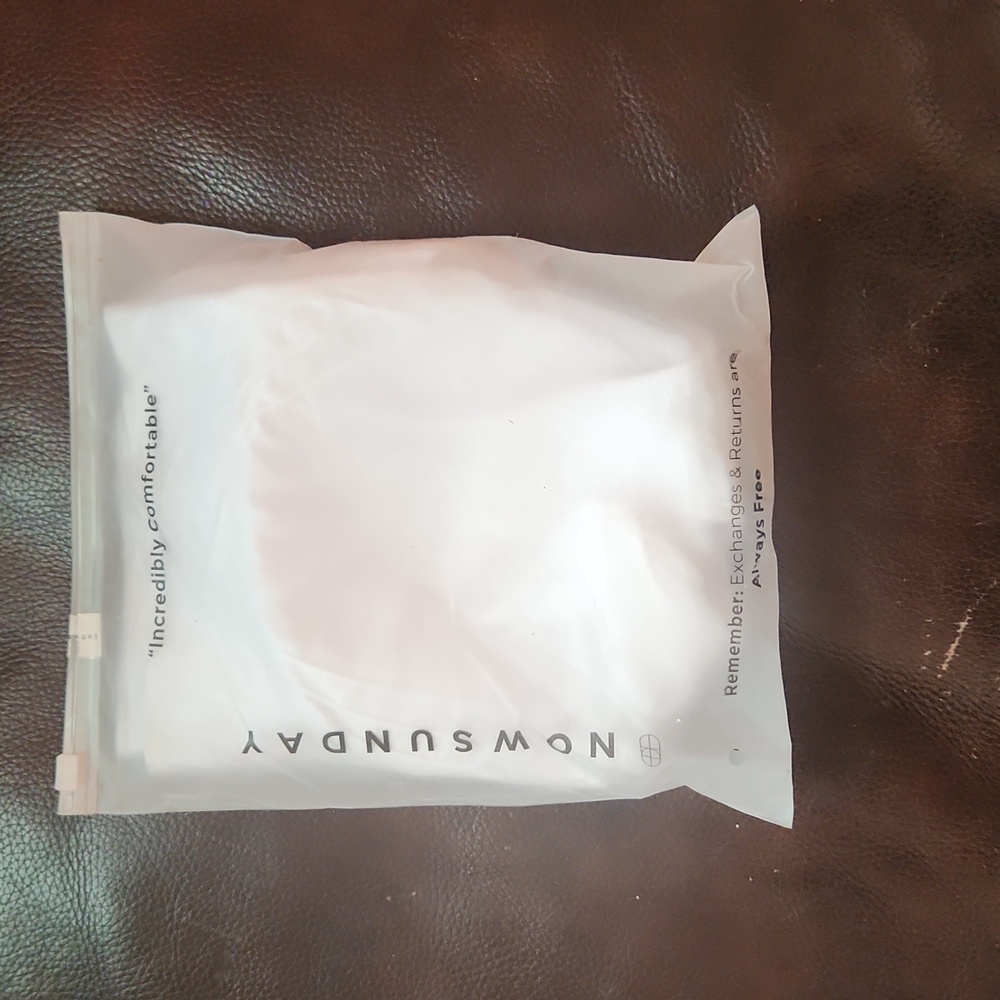 NOWSUNDAY White Sports Bra